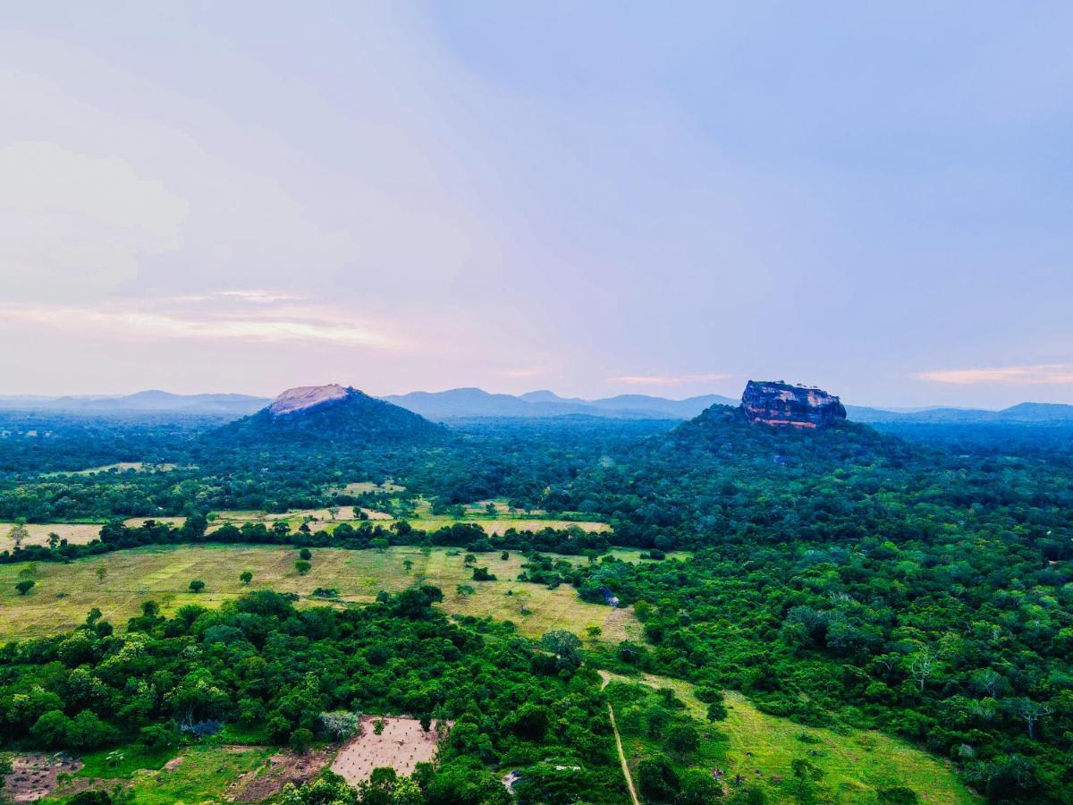 Sigiri Choona Lodge 'Unique Sunrise Viewpoint' สิกิริยา ภายนอก รูปภาพ