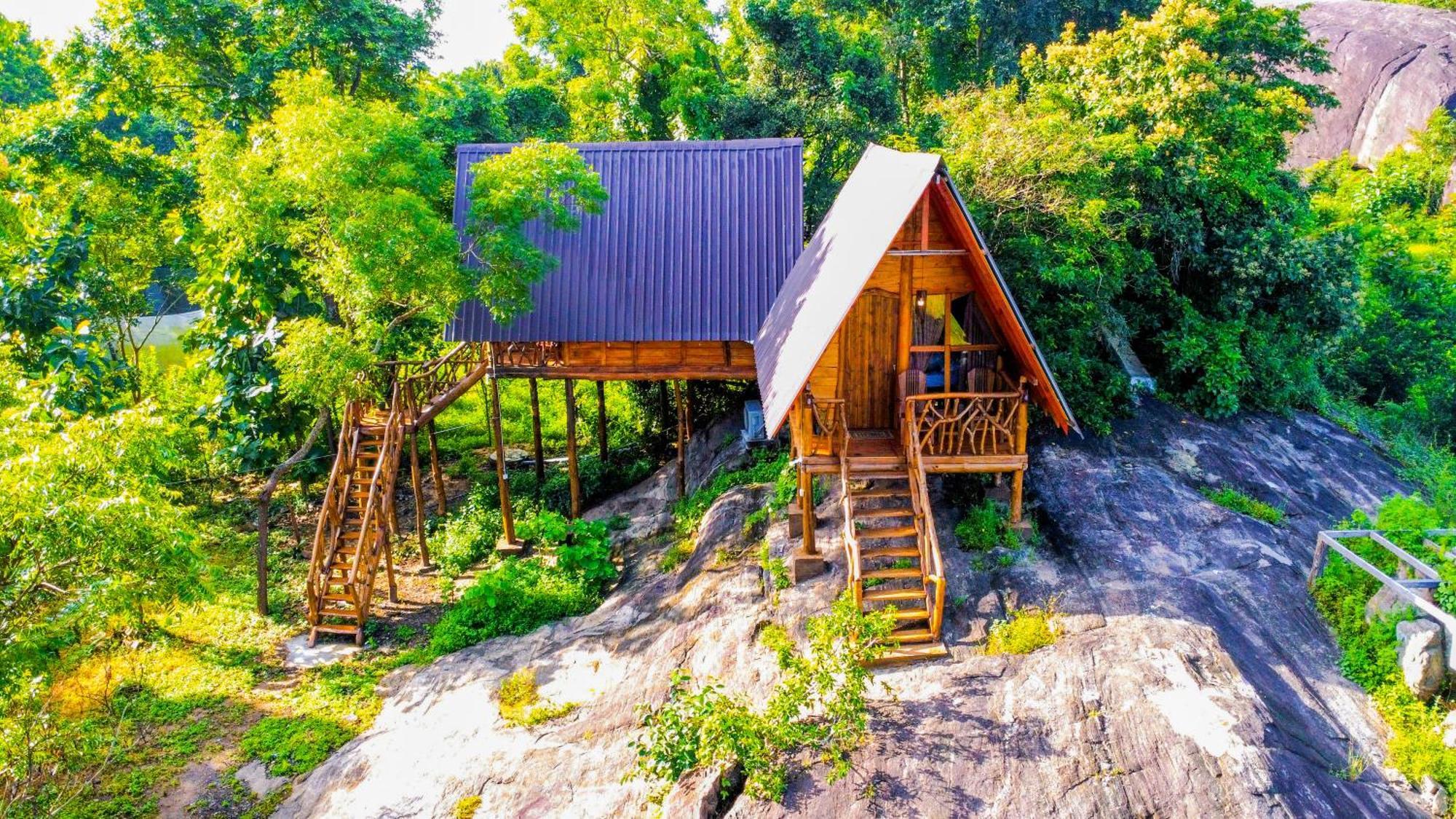 Sigiri Choona Lodge 'Unique Sunrise Viewpoint' สิกิริยา ภายนอก รูปภาพ