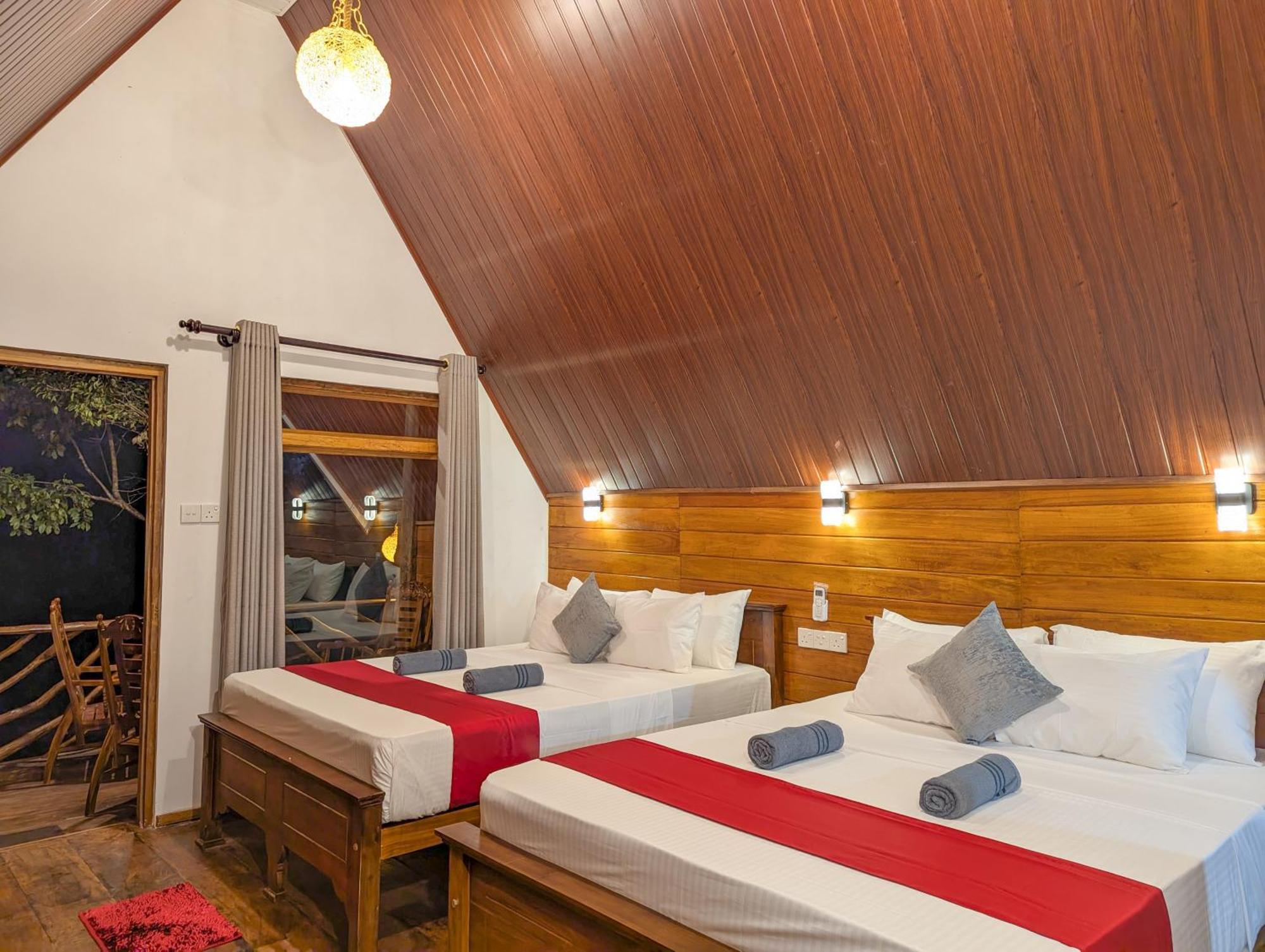 Sigiri Choona Lodge 'Unique Sunrise Viewpoint' สิกิริยา ภายนอก รูปภาพ